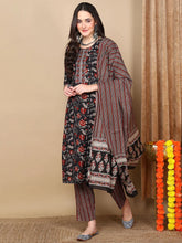 Women Black Rayon Blend Floral Printed Straight Kurta Trousers With Dupatta-VKSKD2234
